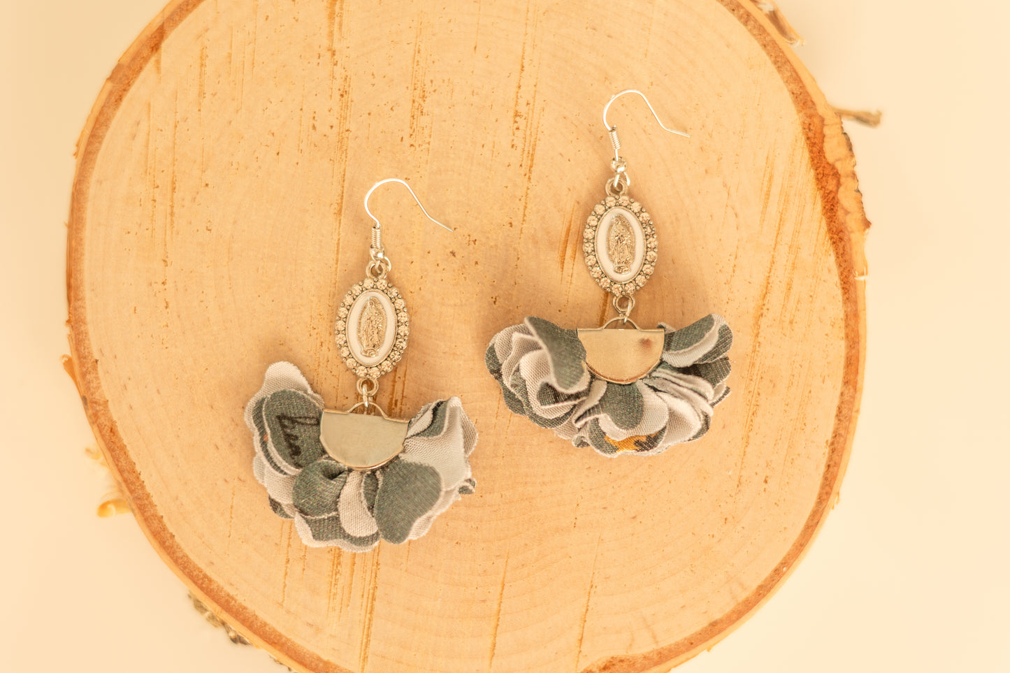 Maria - Beloved Wildflowers - Silver